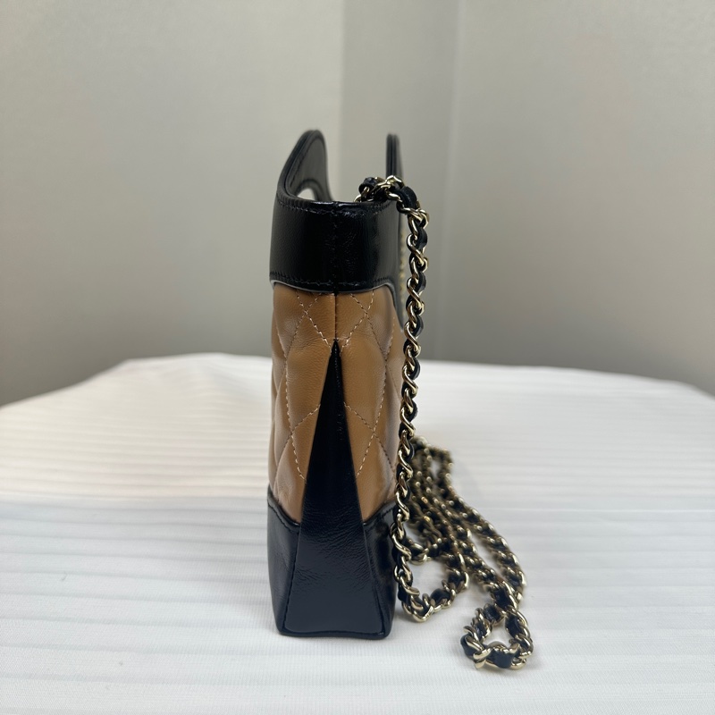 99新 香奈兒/Chanel 31 Mini Nano Bag 牛皮金扣橫版迷你購物袋手提斜背包 黑色駝色拼色21x3x13cm-2