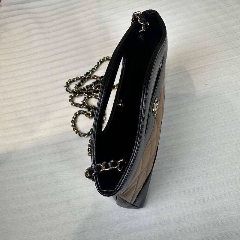 99新 香奈兒/Chanel 31 Mini Nano Bag 牛皮金扣橫版迷你購物袋手提斜背包 黑色駝色拼色21x3x13cm-5