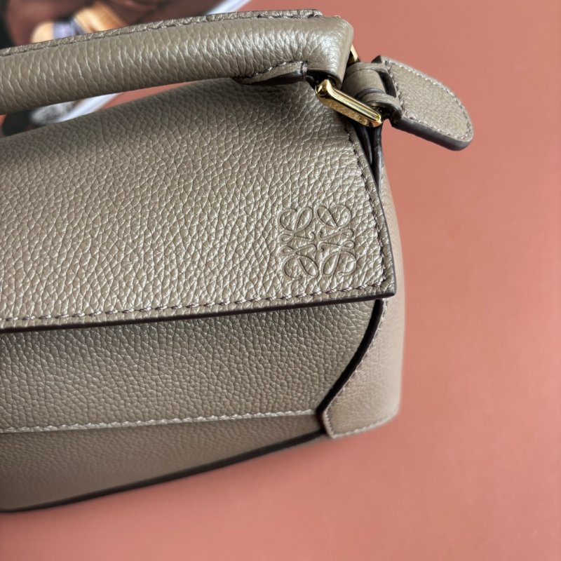 ::LOEWE:: 墨綠色手提斜背兩用包 Mini Puzzle Edge bag in soft grained calfskin-2