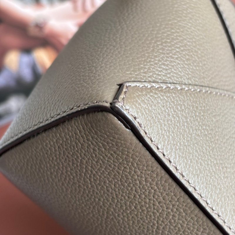 ::LOEWE:: 墨綠色手提斜背兩用包 Mini Puzzle Edge bag in soft grained calfskin-14