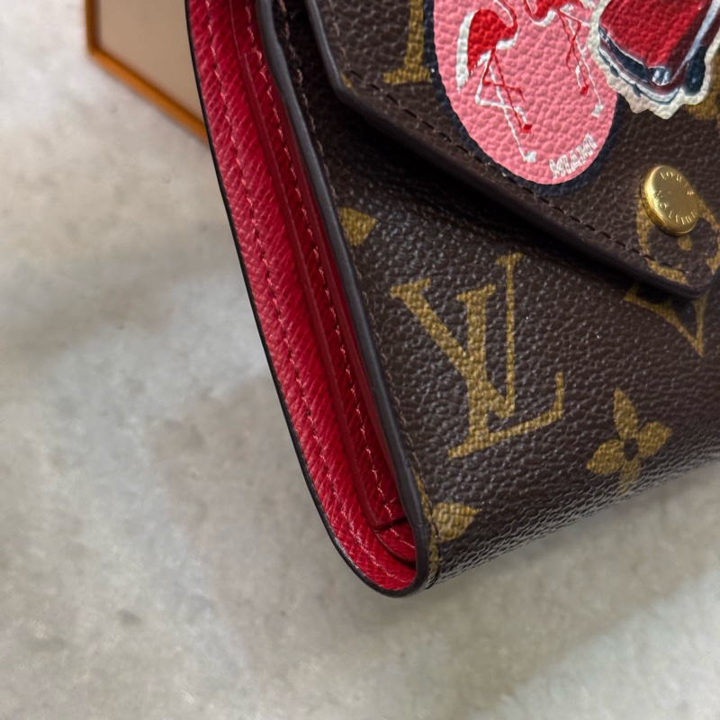 LV Victorine徽章短夾-3