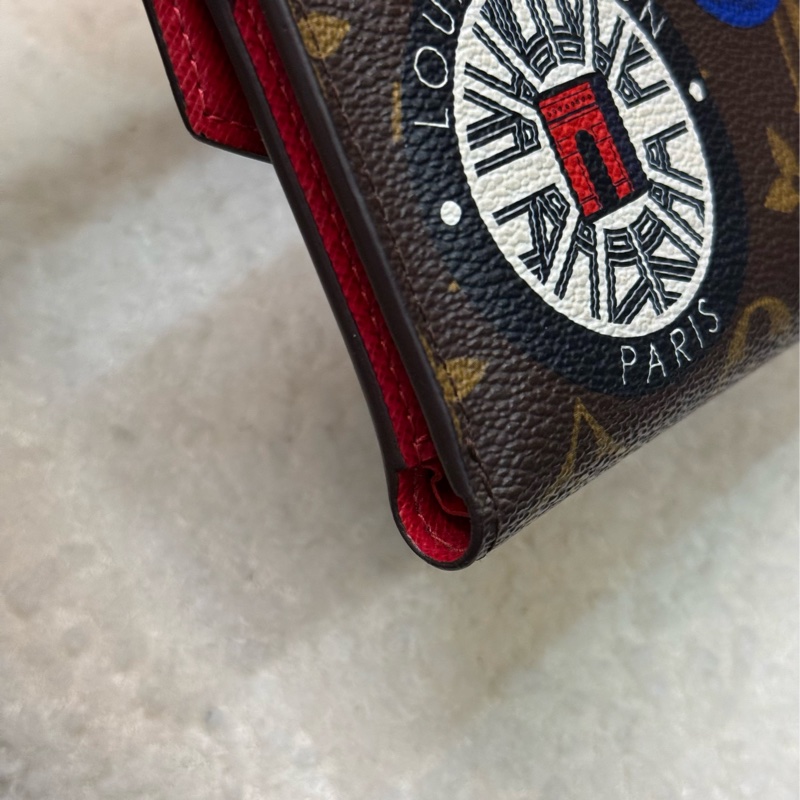 LV Victorine徽章短夾-7