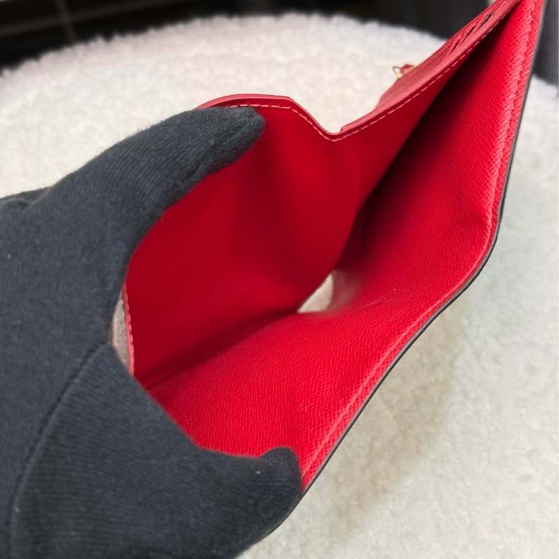 LV Victorine徽章短夾-15