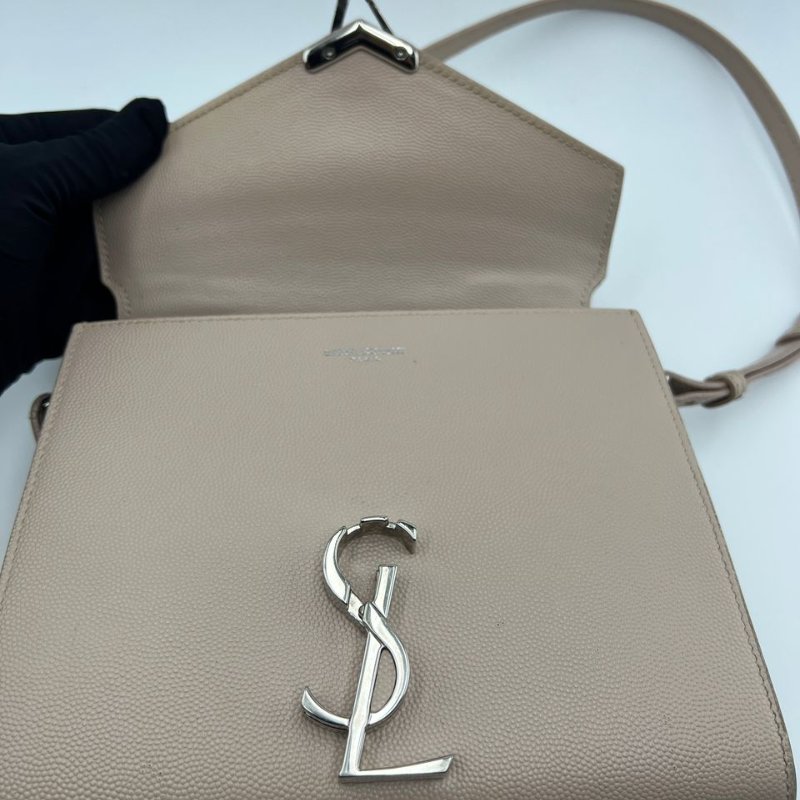 聖羅蘭 CASSANDRA 小型粒面皮革手提包-6