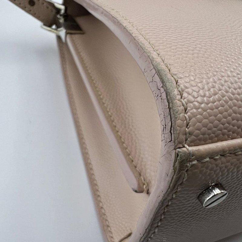 聖羅蘭 CASSANDRA 小型粒面皮革手提包-12