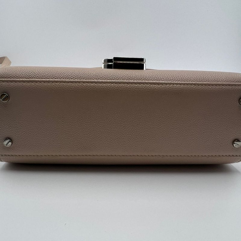 聖羅蘭 CASSANDRA 小型粒面皮革手提包-14