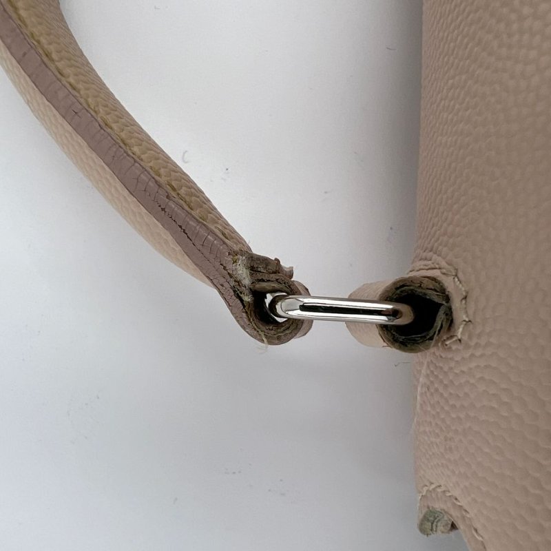 聖羅蘭 CASSANDRA 小型粒面皮革手提包-18