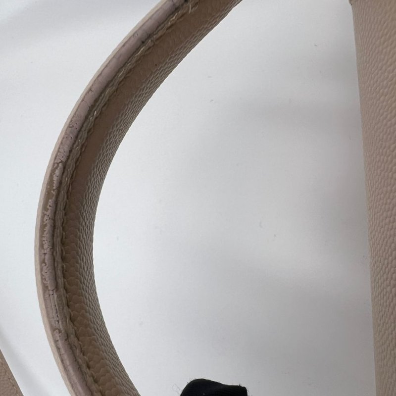 聖羅蘭 CASSANDRA 小型粒面皮革手提包-23