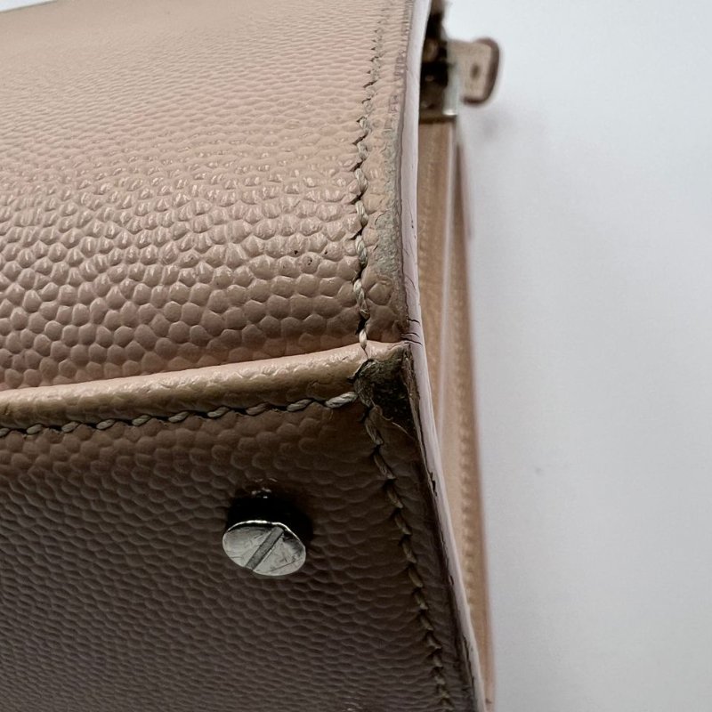 聖羅蘭 CASSANDRA 小型粒面皮革手提包-29