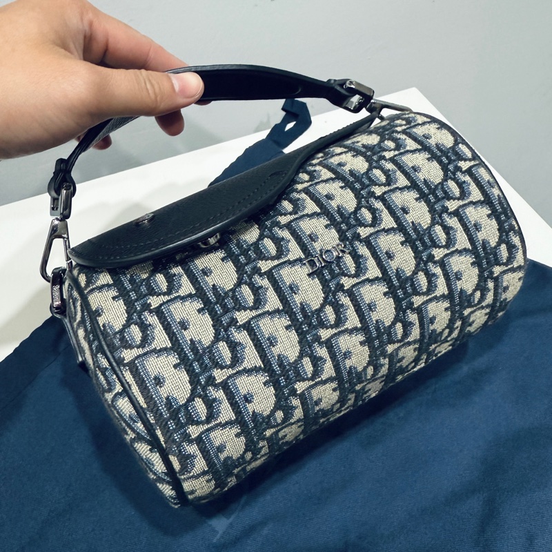 迪奧男包Dior Mini Roller bag 迷你圓筒男包狀況很好👌-2