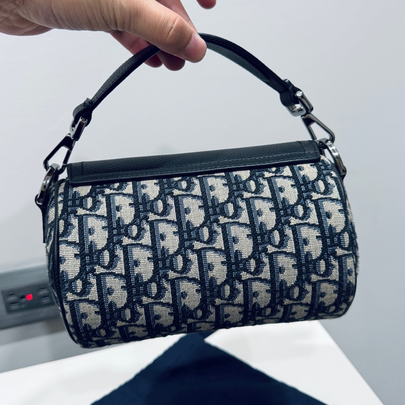 迪奧男包Dior Mini Roller bag 迷你圓筒男包狀況很好👌-4
