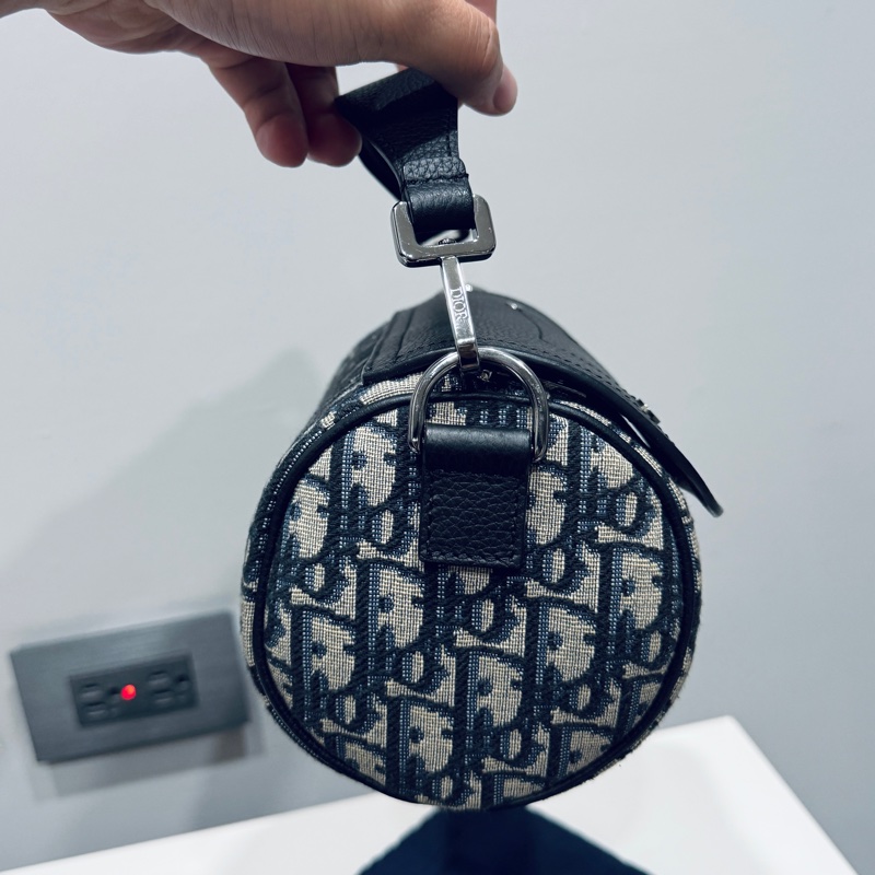 迪奧男包Dior Mini Roller bag 迷你圓筒男包狀況很好👌-5