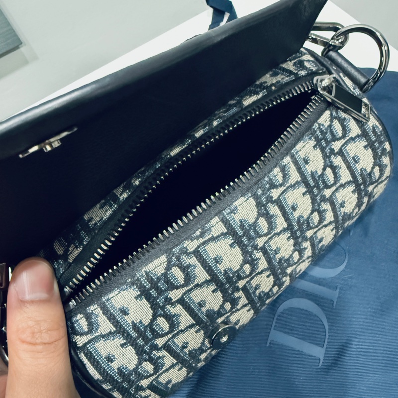 迪奧男包Dior Mini Roller bag 迷你圓筒男包狀況很好👌-7