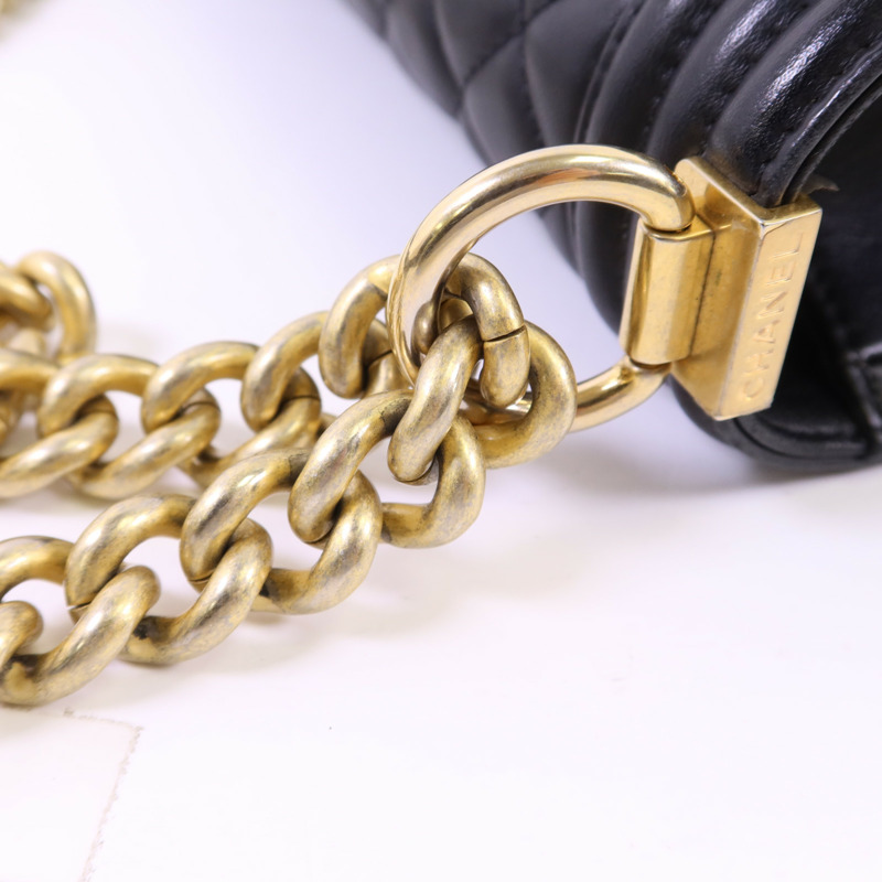CHANEL 羊皮皮革Boy 25金扣鏈帶肩背袋-11