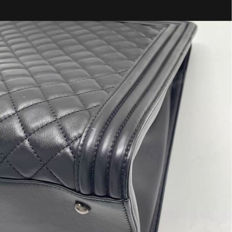 👜 Chanel Le Boy 托特包｜菱格牛皮｜黑銀-8