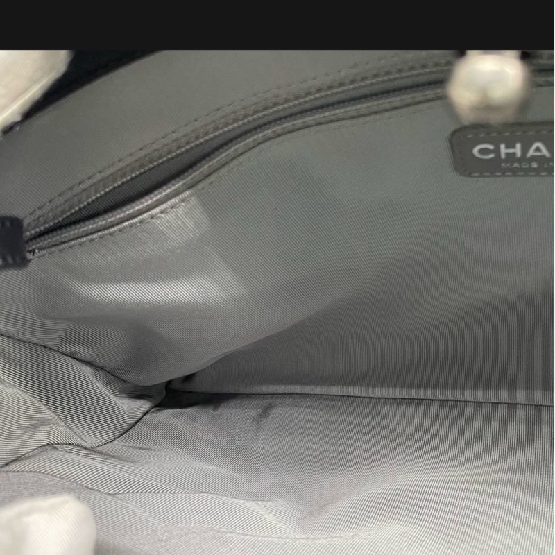 👜 Chanel Le Boy 托特包｜菱格牛皮｜黑銀-12