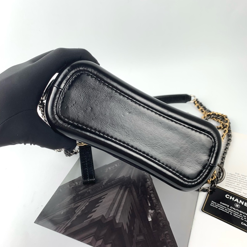 Chanel流浪包小號黑金-1