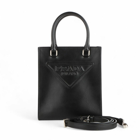 PRADA 1BA333 三角形Logo皮革斜背包 33133