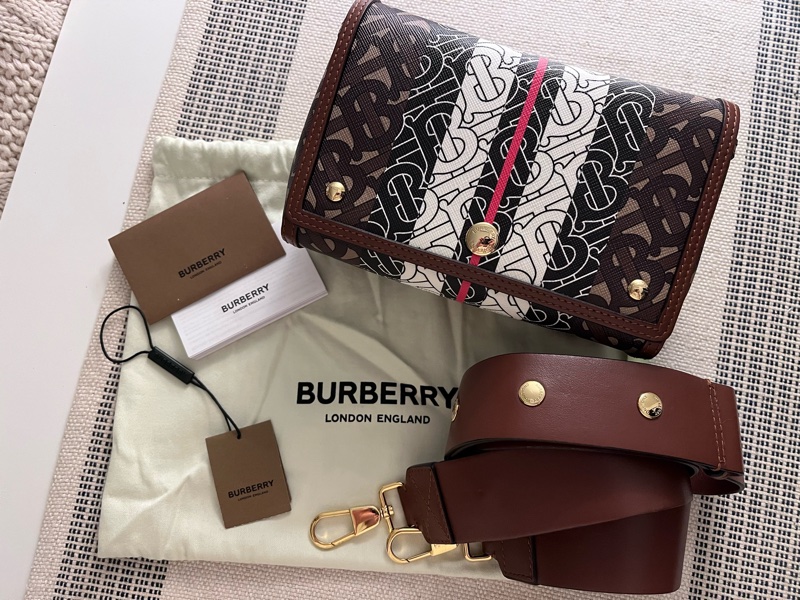 Burberry BT 印花郵差包 精品斜背包 附防塵袋保卡｜淘氣善良・尋寶-1