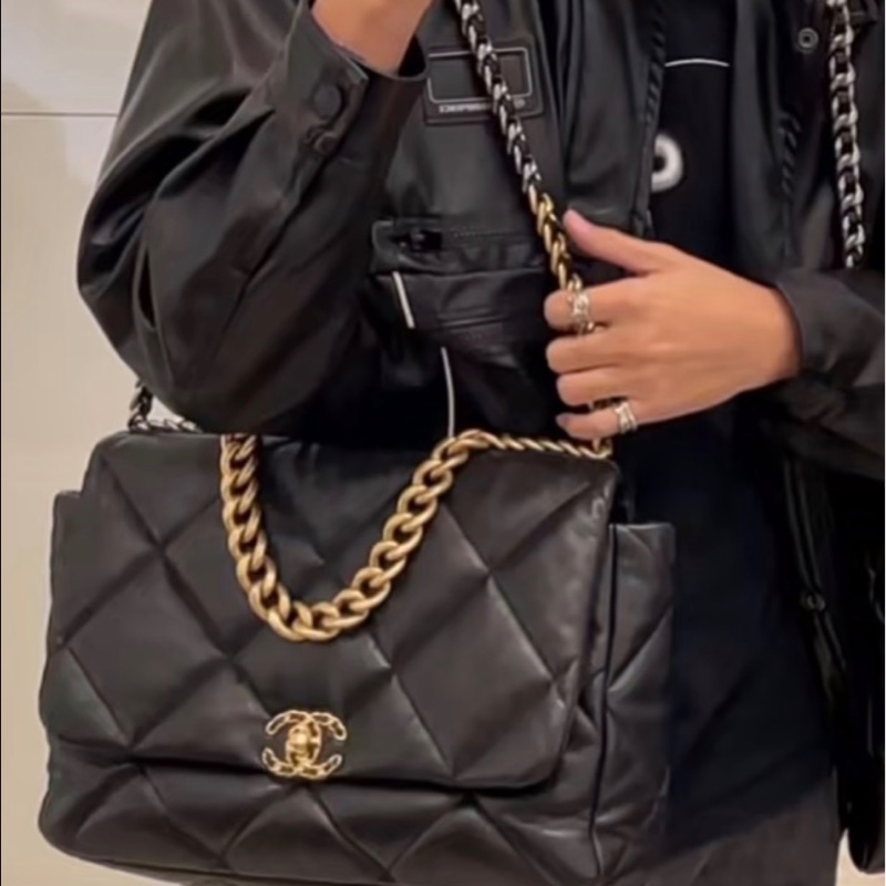 🖤 CHANEL 19 Maxi|經典收藏釋出 🖤-1