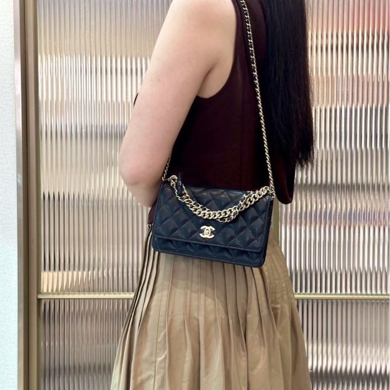 Chanel WOC鏈條包黑色金扣荔枝皮 芯片款19*13*4 99新配件塵袋盒子購證-0