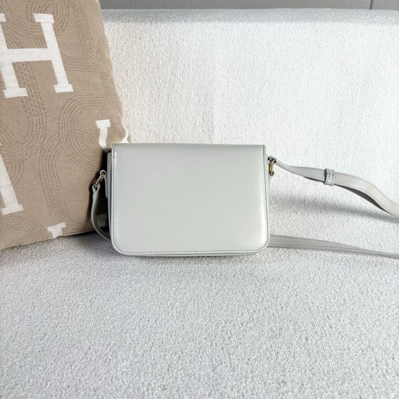 Celine 灰白色金扣Teenbox豆腐包小號18.5*14*5.5 99新配件塵袋-6