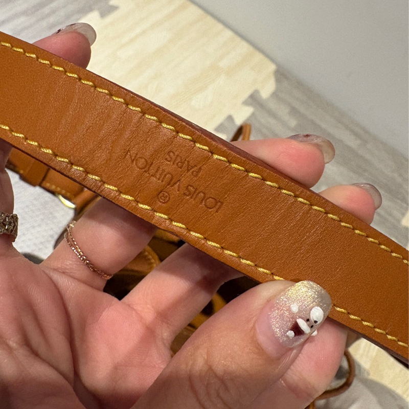 LV水波紋水桶包-17