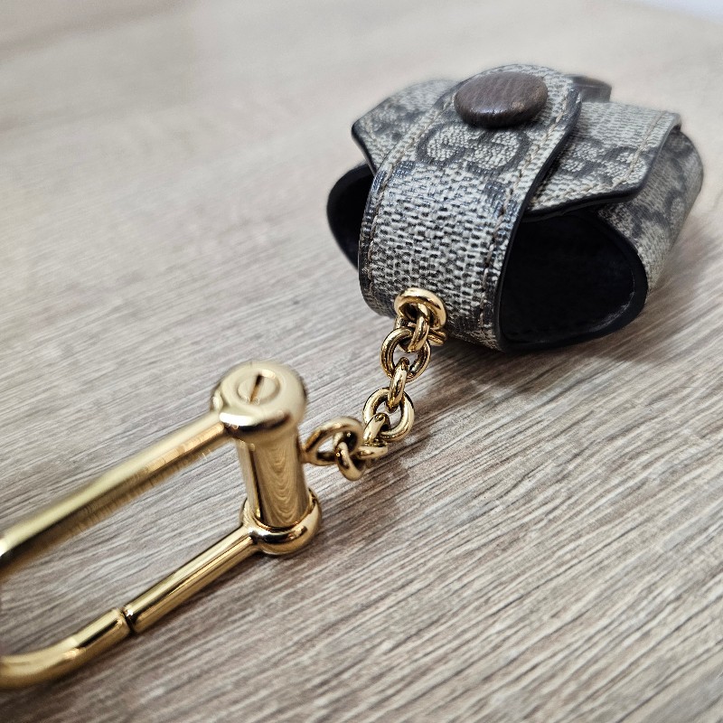 [絕版好物❣️] Gucci 老花金釦Airpods1代2代耳機套/吊飾-8