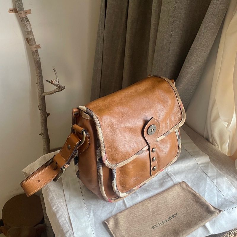 Burberry郵差包/大馬鞍/翻蓋包/斜背包/側背包🇬🇧正品🇬🇧況好🇬🇧男女適用🇬🇧英式風格🇬🇧學院風-3