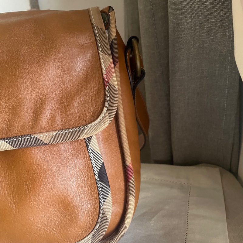 Burberry郵差包/大馬鞍/翻蓋包/斜背包/側背包🇬🇧正品🇬🇧況好🇬🇧男女適用🇬🇧英式風格🇬🇧學院風-17