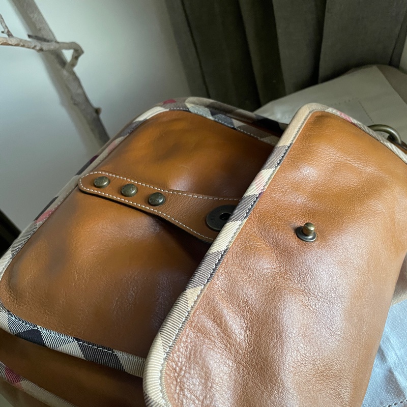 Burberry郵差包/大馬鞍/翻蓋包/斜背包/側背包🇬🇧正品🇬🇧況好🇬🇧男女適用🇬🇧英式風格🇬🇧學院風-19