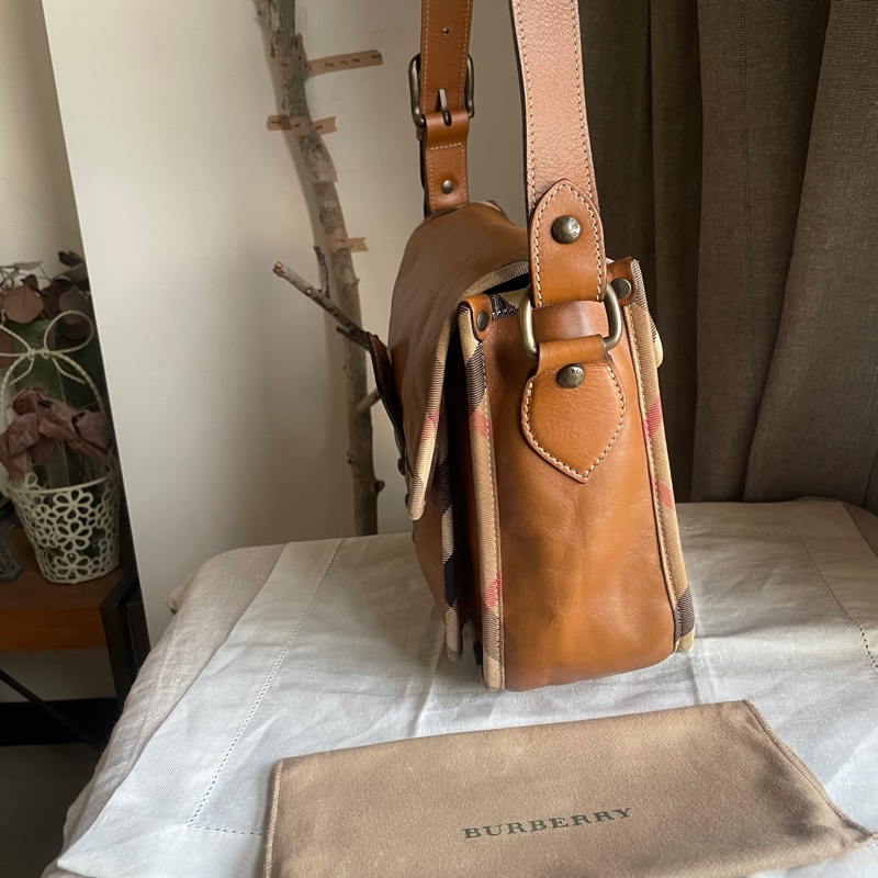 Burberry郵差包/大馬鞍/翻蓋包/斜背包/側背包🇬🇧正品🇬🇧況好🇬🇧男女適用🇬🇧英式風格🇬🇧學院風-23