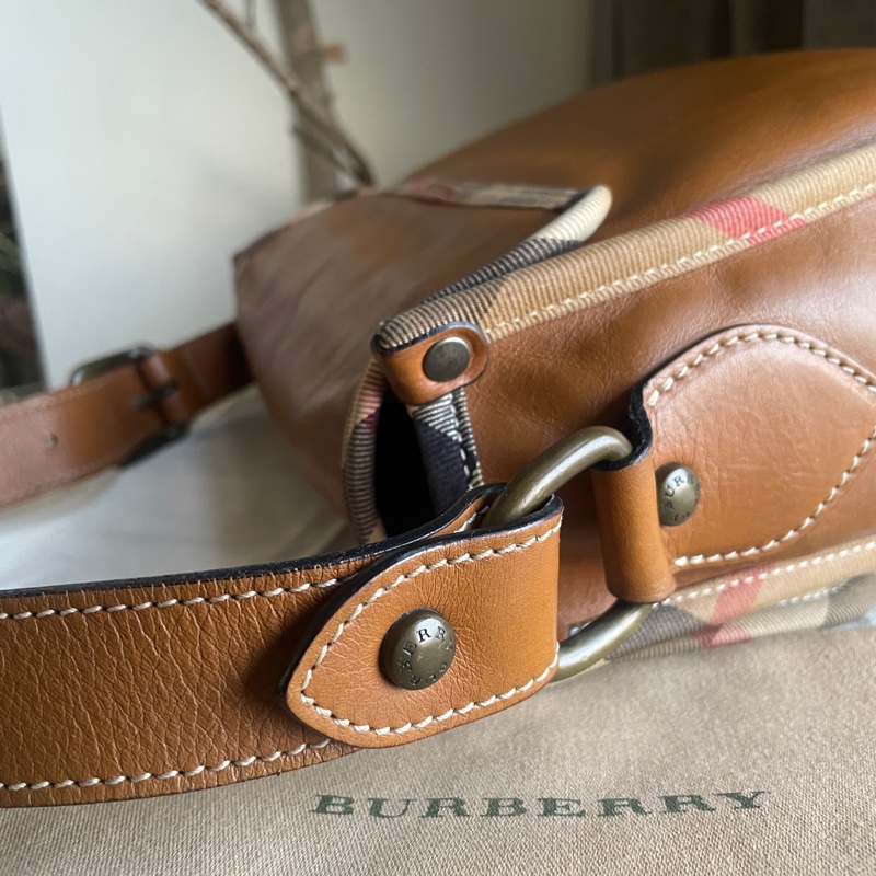 Burberry郵差包/大馬鞍/翻蓋包/斜背包/側背包🇬🇧正品🇬🇧況好🇬🇧男女適用🇬🇧英式風格🇬🇧學院風-26
