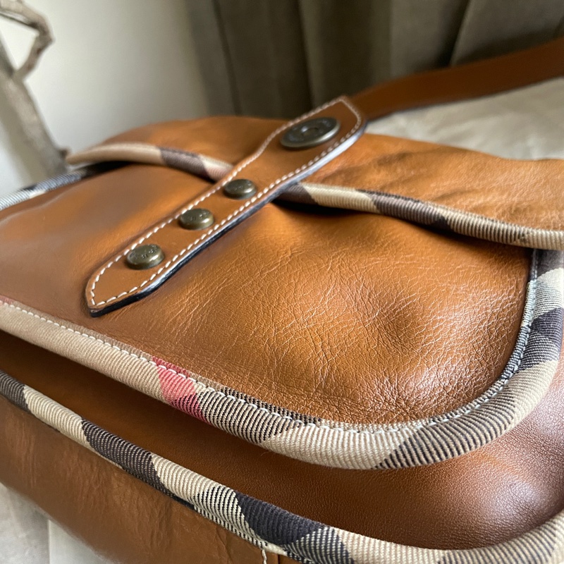 Burberry郵差包/大馬鞍/翻蓋包/斜背包/側背包🇬🇧正品🇬🇧況好🇬🇧男女適用🇬🇧英式風格🇬🇧學院風-38