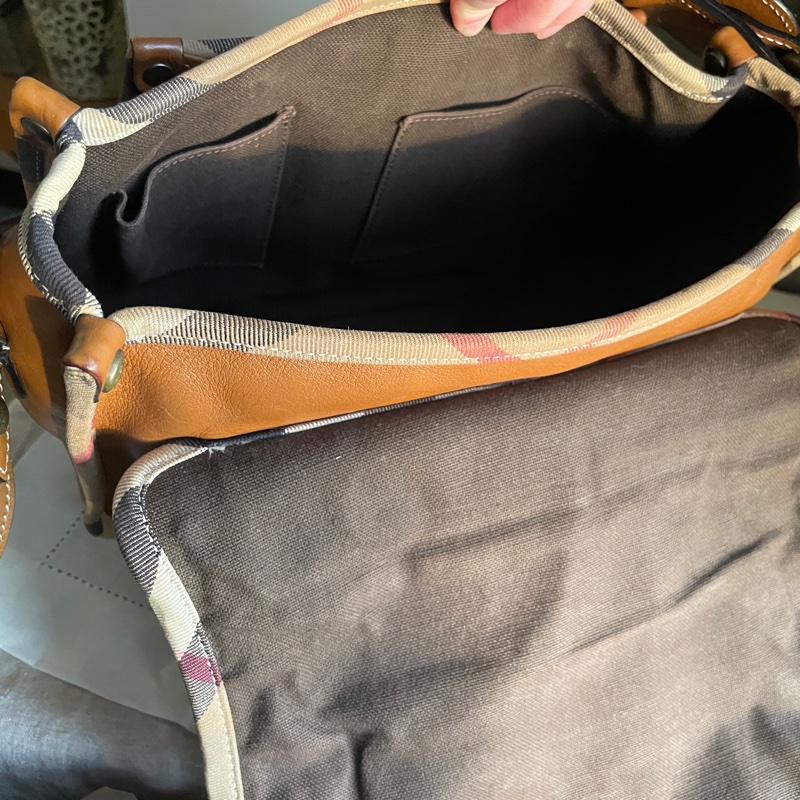 Burberry郵差包/大馬鞍/翻蓋包/斜背包/側背包🇬🇧正品🇬🇧況好🇬🇧男女適用🇬🇧英式風格🇬🇧學院風-56