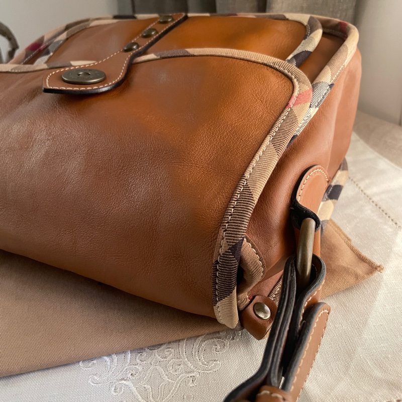 Burberry郵差包/大馬鞍/翻蓋包/斜背包/側背包🇬🇧正品🇬🇧況好🇬🇧男女適用🇬🇧英式風格🇬🇧學院風-59