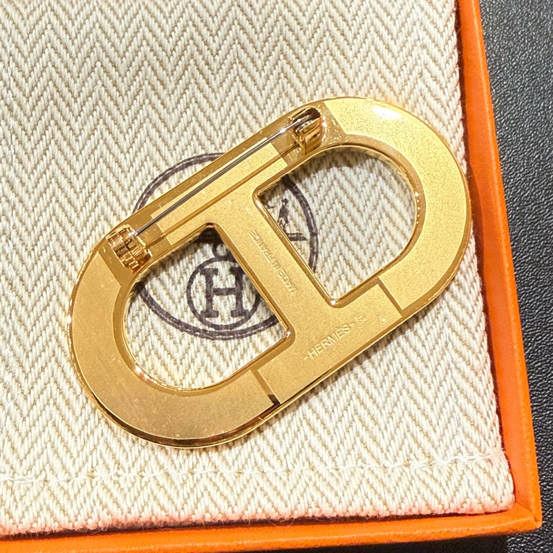 Hermes 黑色鱷魚皮 金色 胸針 心口針 Brooch-1