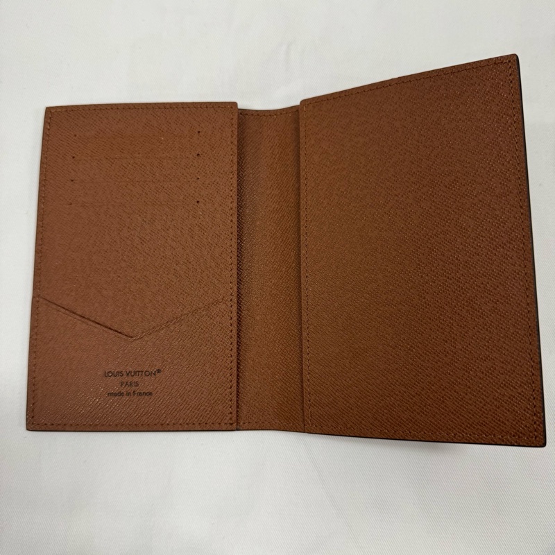 LOUIS VUITTON Monogram Eclipse 老花 護照夾 配4個卡槽 塗層帆布 卡包護照夾 男款 老花色-10