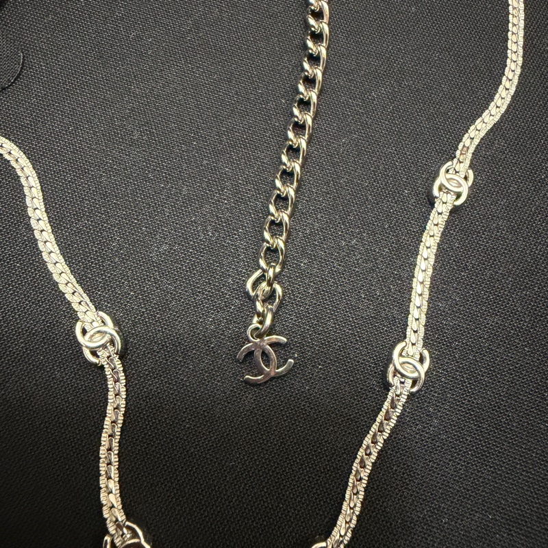 香奈兒五花logo蛇骨頸鍊-9