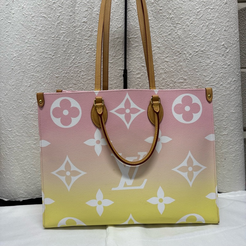 Louis Vuitton summer 系列 限定on the go 大號假日漸變色-1