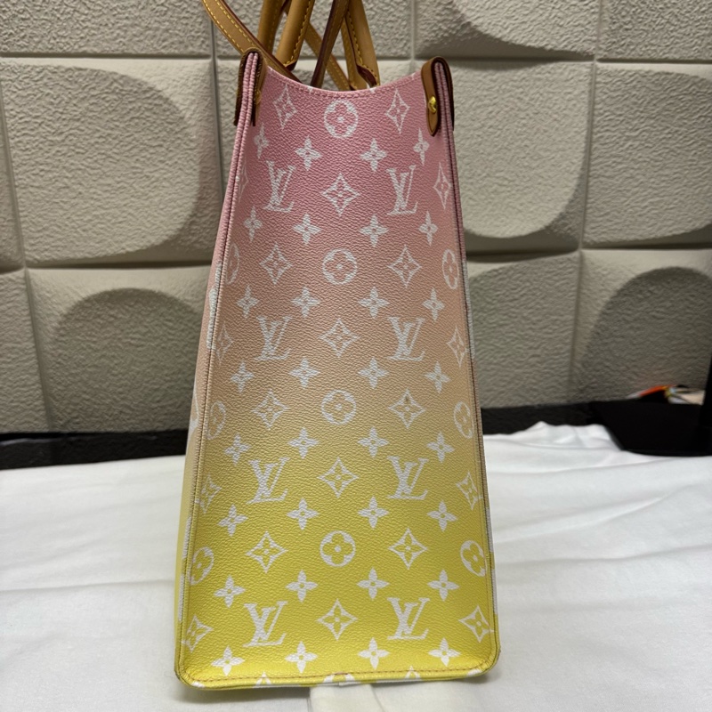 Louis Vuitton summer 系列 限定on the go 大號假日漸變色-16