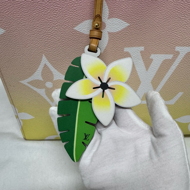 Louis Vuitton summer 系列 限定on the go 大號假日漸變色-19