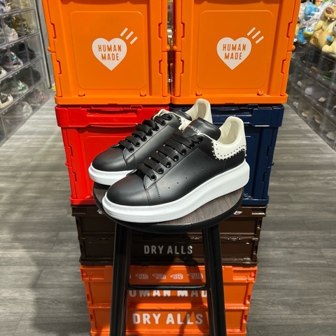 Mcqueen 黑白鉚釘Eu41.5