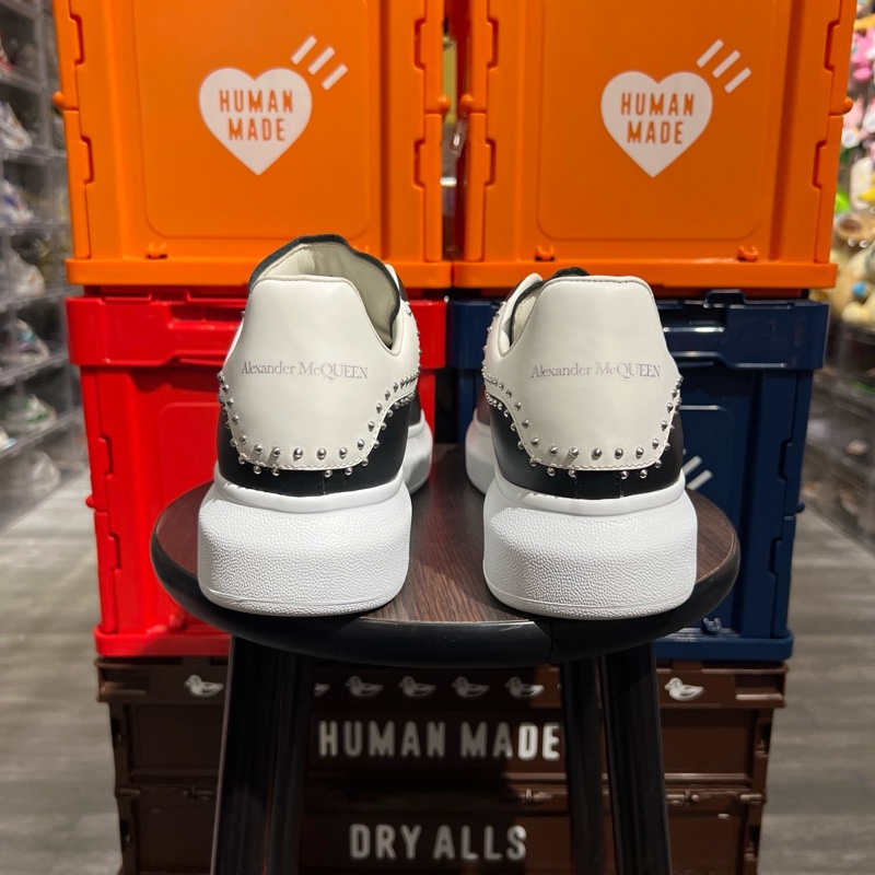 Mcqueen 黑白鉚釘Eu41.5-4