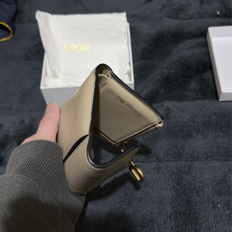 Dior Saddle Lotus 奶茶色三折短夾-8