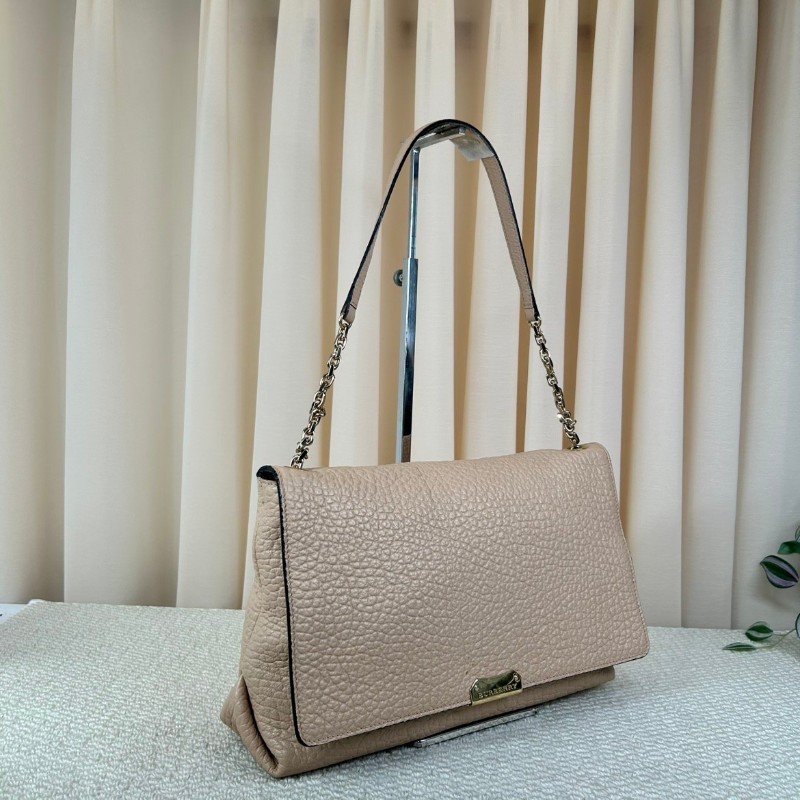 Burberry經典駝色牛皮單肩包  荔枝紋牛皮材質 金屬搭扣裝飾 盡顯優雅 適合日常搭配 尺寸適中 輕鬆攜帶-7