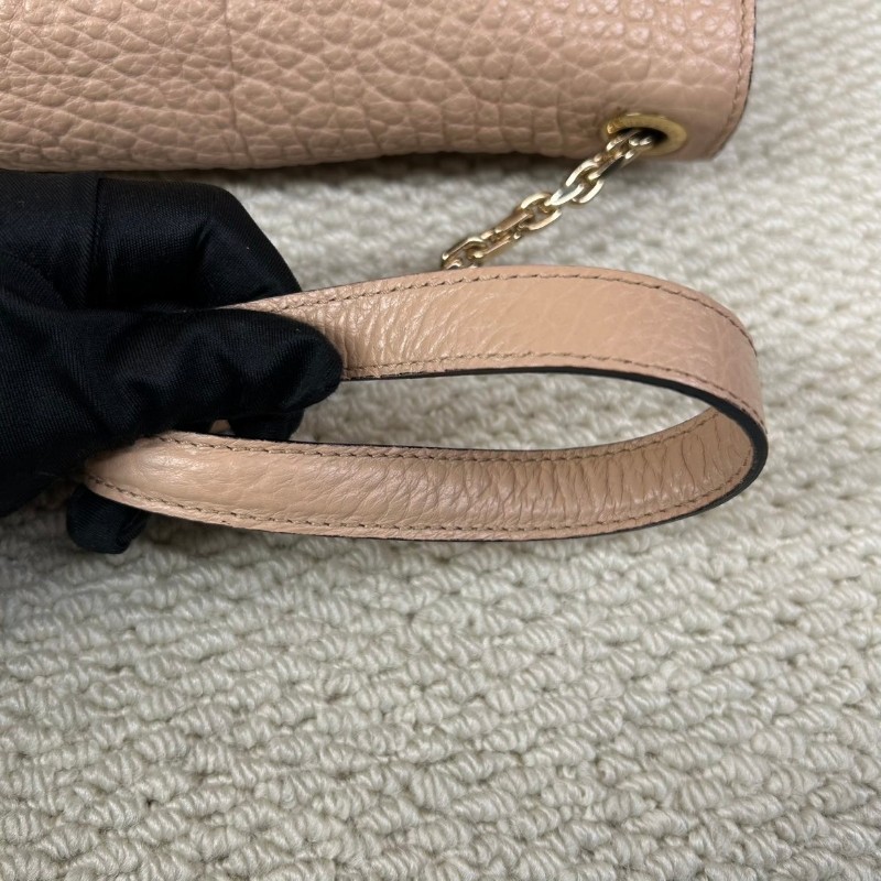 Burberry經典駝色牛皮單肩包  荔枝紋牛皮材質 金屬搭扣裝飾 盡顯優雅 適合日常搭配 尺寸適中 輕鬆攜帶-32