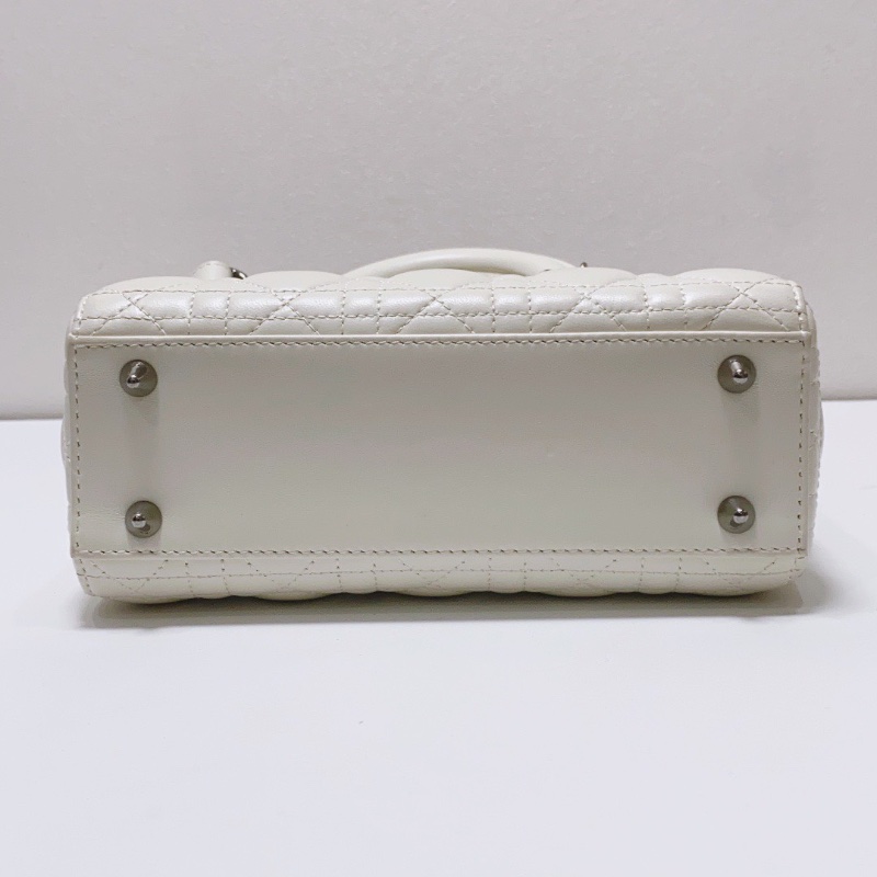 Dior 白色四格羊皮菱格紋黛妃包20×17×6 98新配件塵袋-4