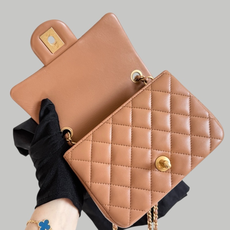 Chanel Lambskin焦糖啡金球-4