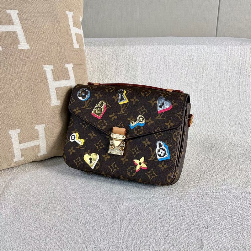 LV老花徽章印花郵差包25*20*6 98新配件塵袋-3